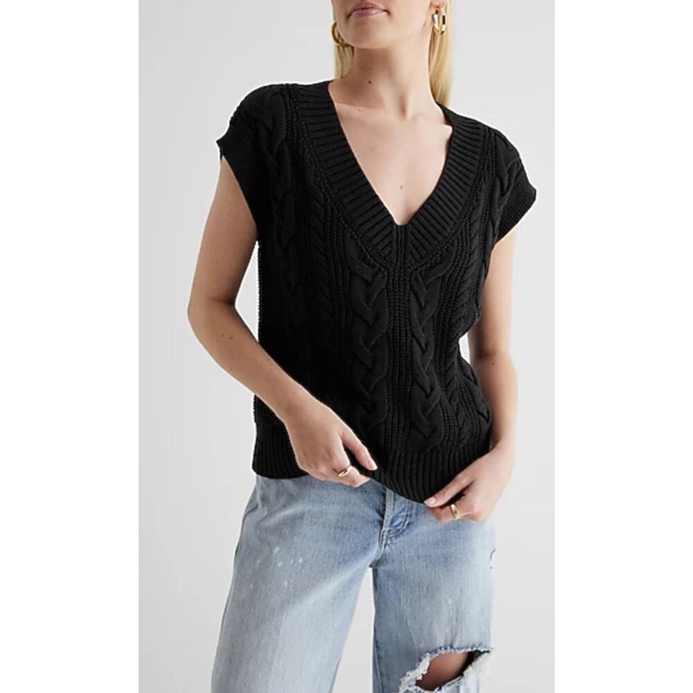 Express Cable Knit Sweater Vest Womens Small Black V-Neck Sleeveless Academia